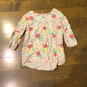 Women’s Floral blouse in size L for kids = Xs in adult sizes.